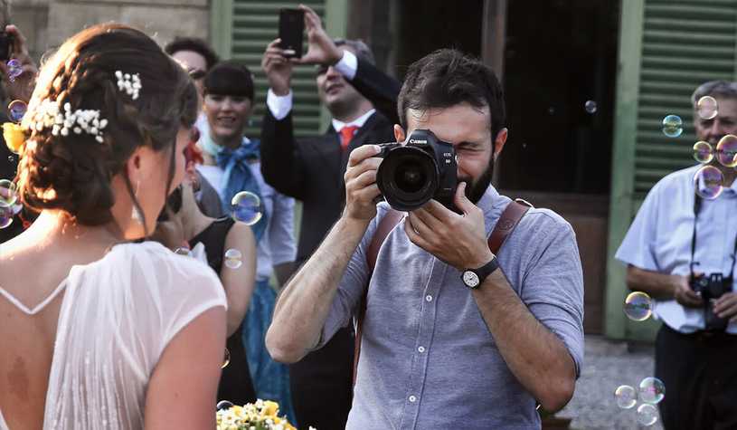 You can use these tips to start a successful photography business, just like this wedding photographer.