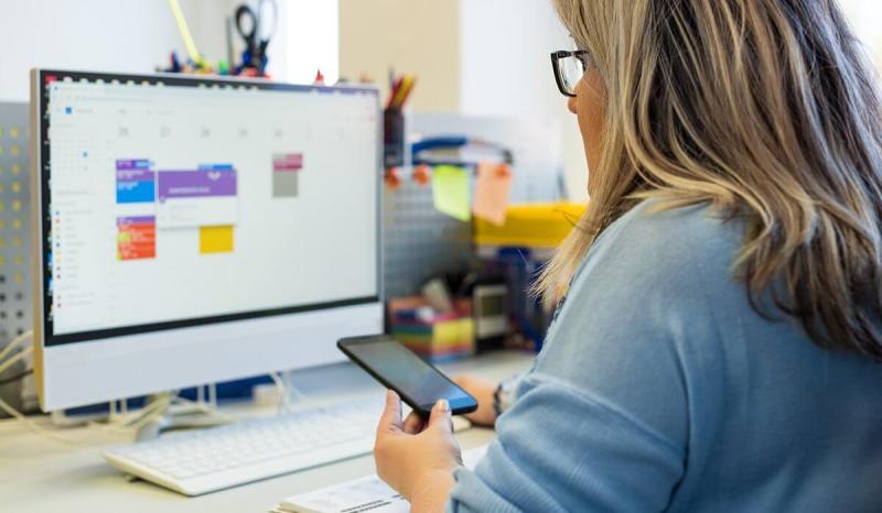 Mark down important small business tax deadlines in 2021 so you don’t forget them, like this business owner did in her calendar.